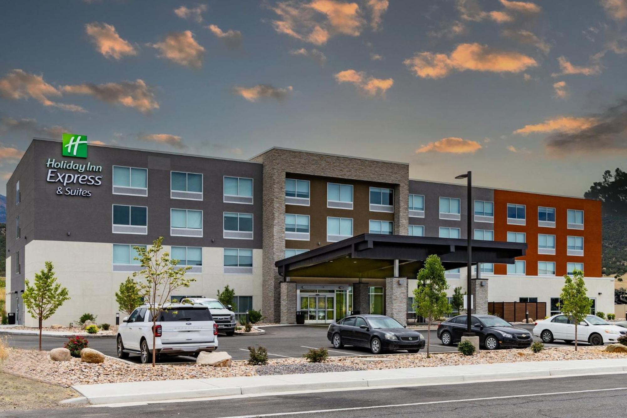 Holiday Inn Express & Suites - Nephi By Ihg Bagian luar foto