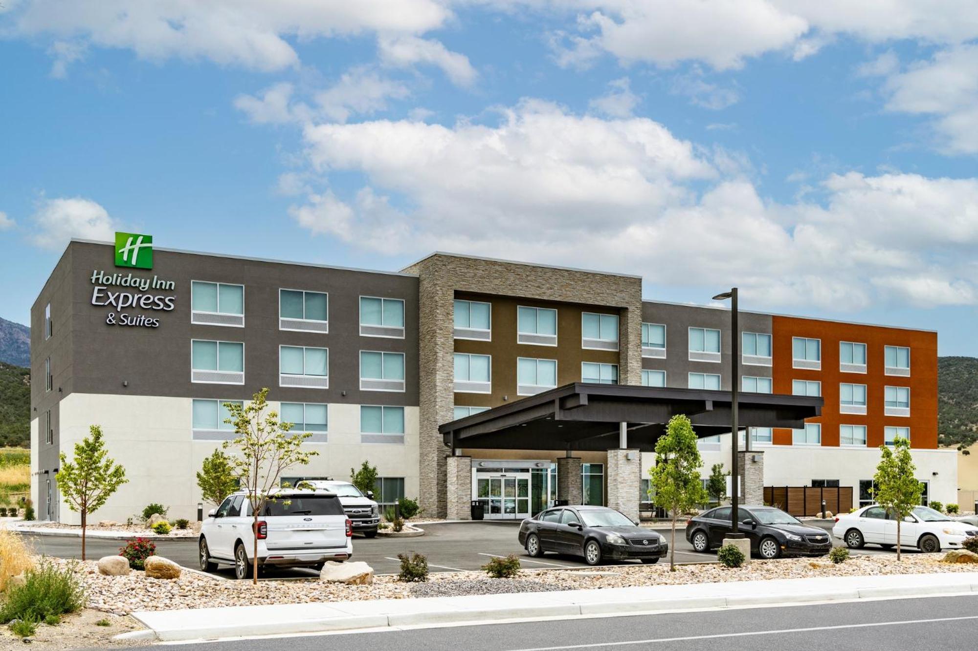 Holiday Inn Express & Suites - Nephi By Ihg Bagian luar foto